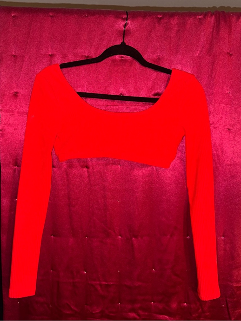 👑 SUPER SEXY SIZE S (RUNS SMALL) RED LONG-SLEEVE CROP TOP